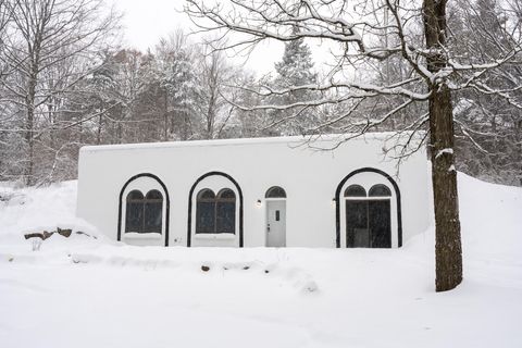 4736 S Rolland Road Broomfield Township MI 49310