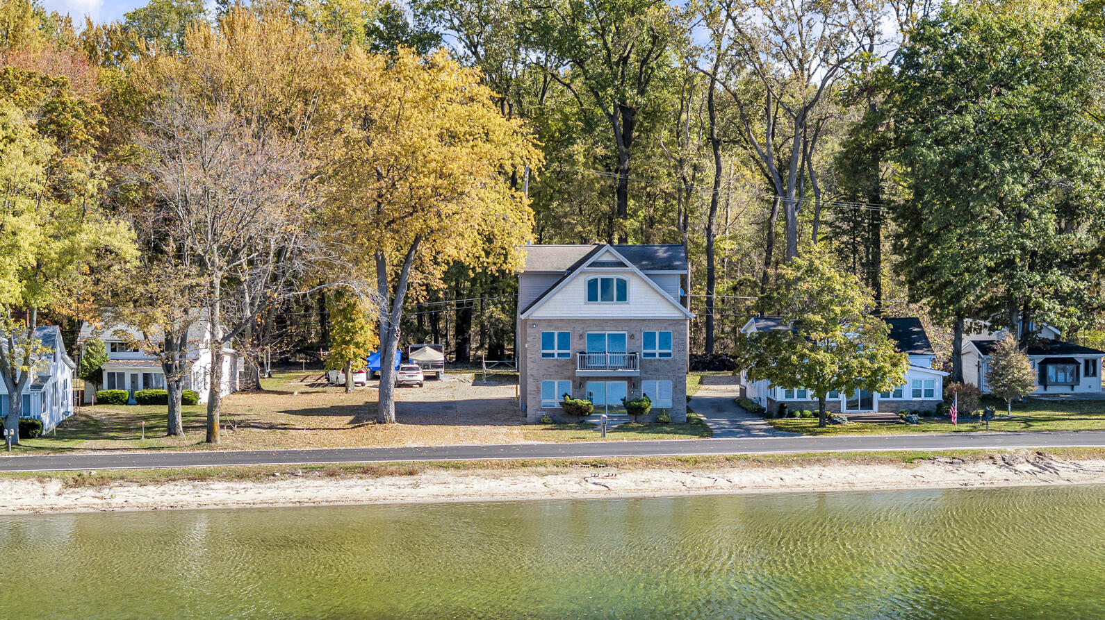 3387 Round Lake Highway