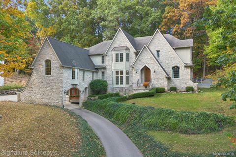 6705 COLLEGE Park Springfield Charter Township MI 48346