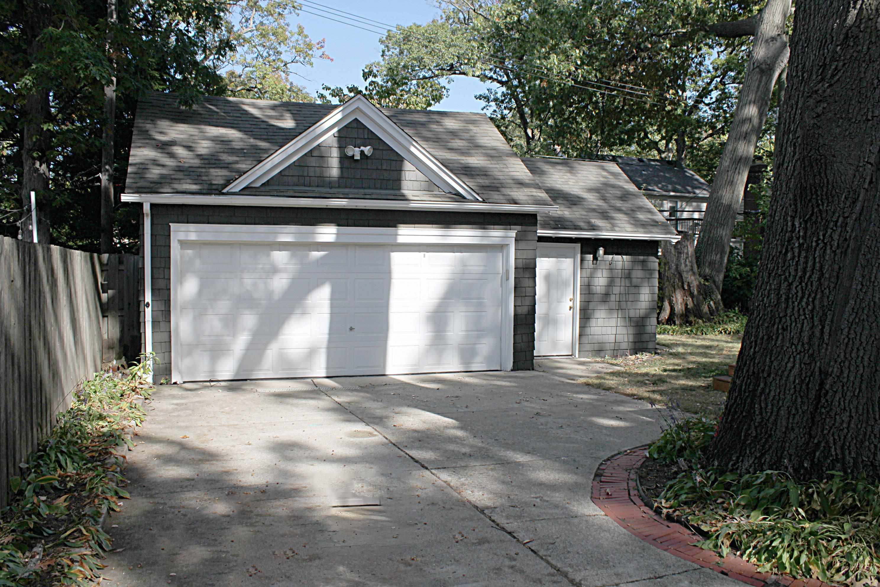 3 Fairwood Boulevard