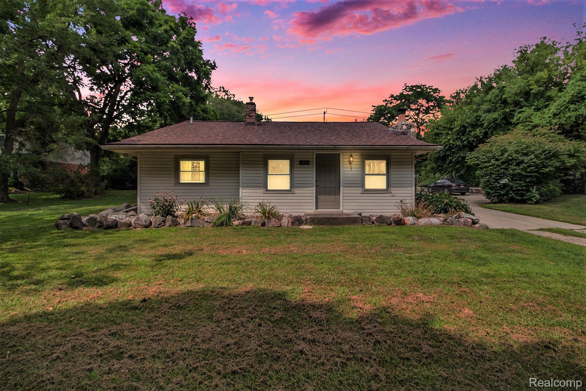 1347 E Dawson Road