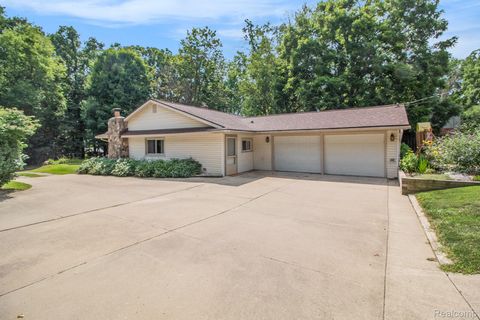 1347 E Dawson Road Milford Charter Township MI 48381