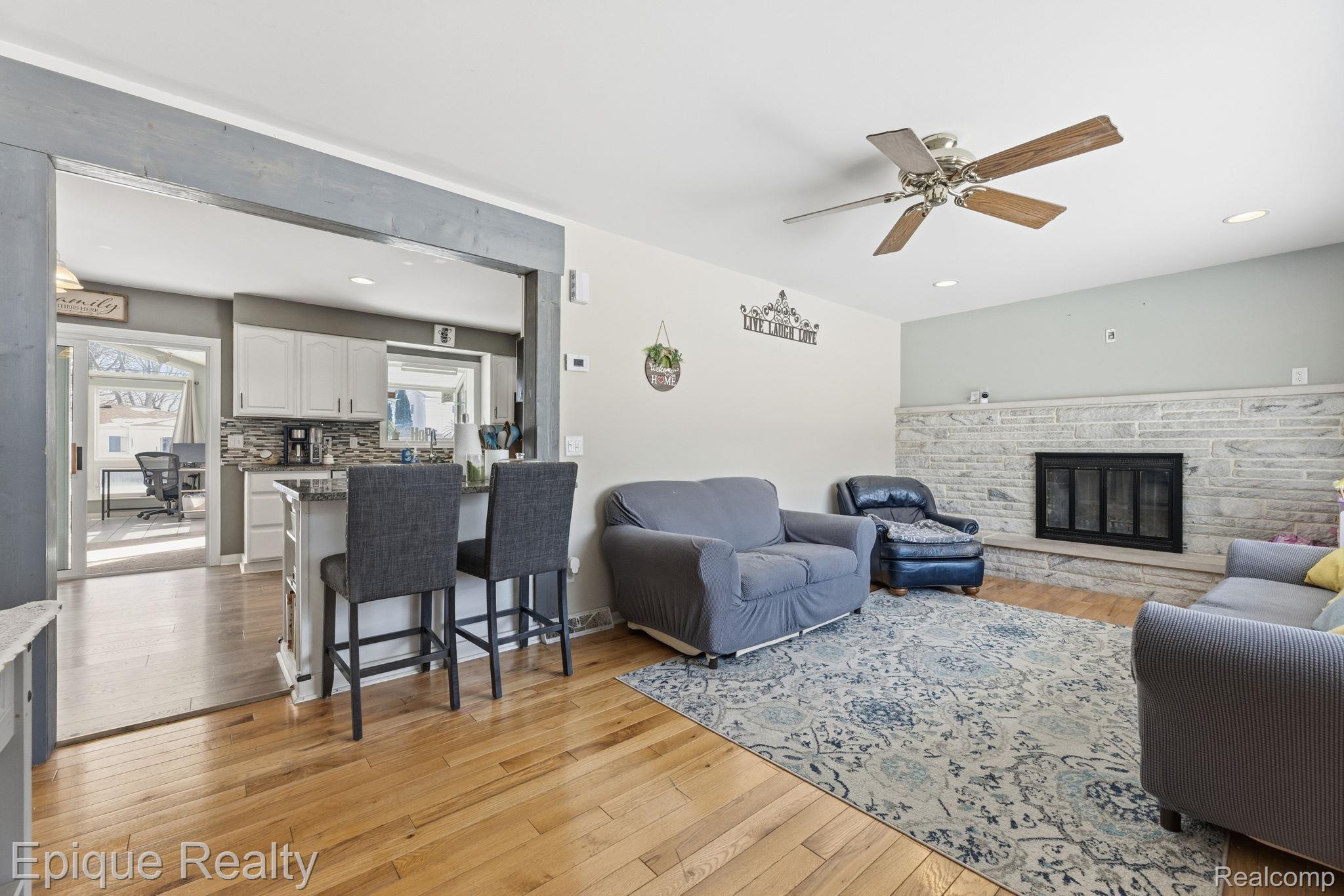 1009 Illinois Street