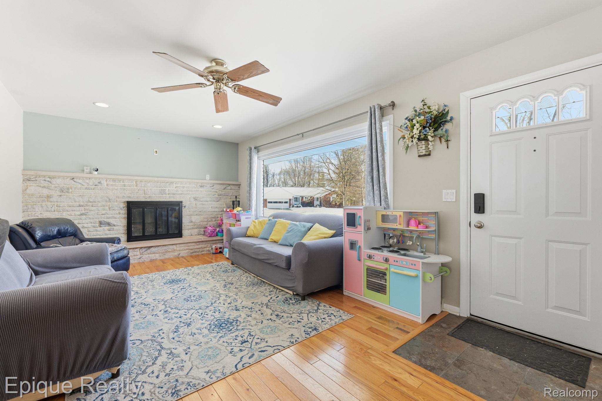 1009 Illinois Street