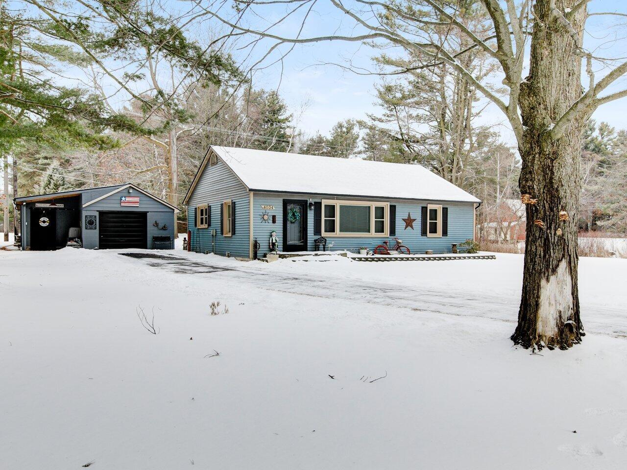 4034 Lakeshore Road