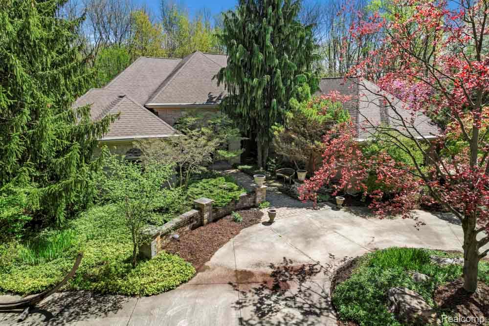 1293 HUNTCLIFF Court