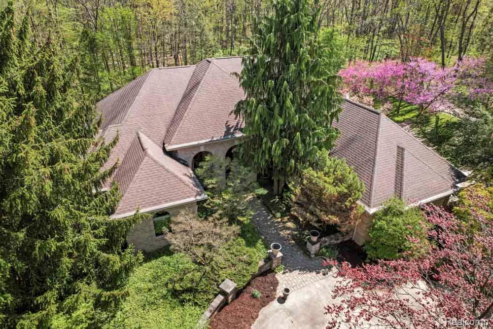 1293 HUNTCLIFF Court