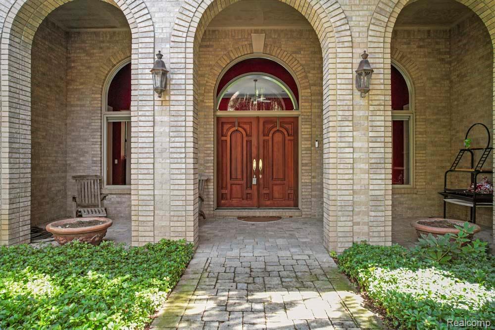 1293 HUNTCLIFF Court