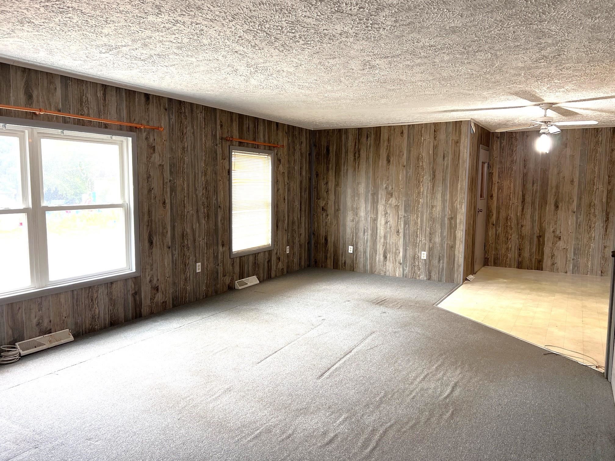 302 W Polly Street