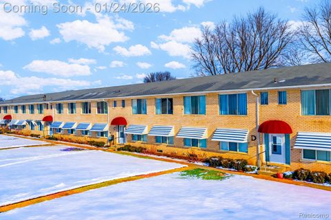 27094 Sandy Hill Ln 24 Lyon Charter Township MI 48165