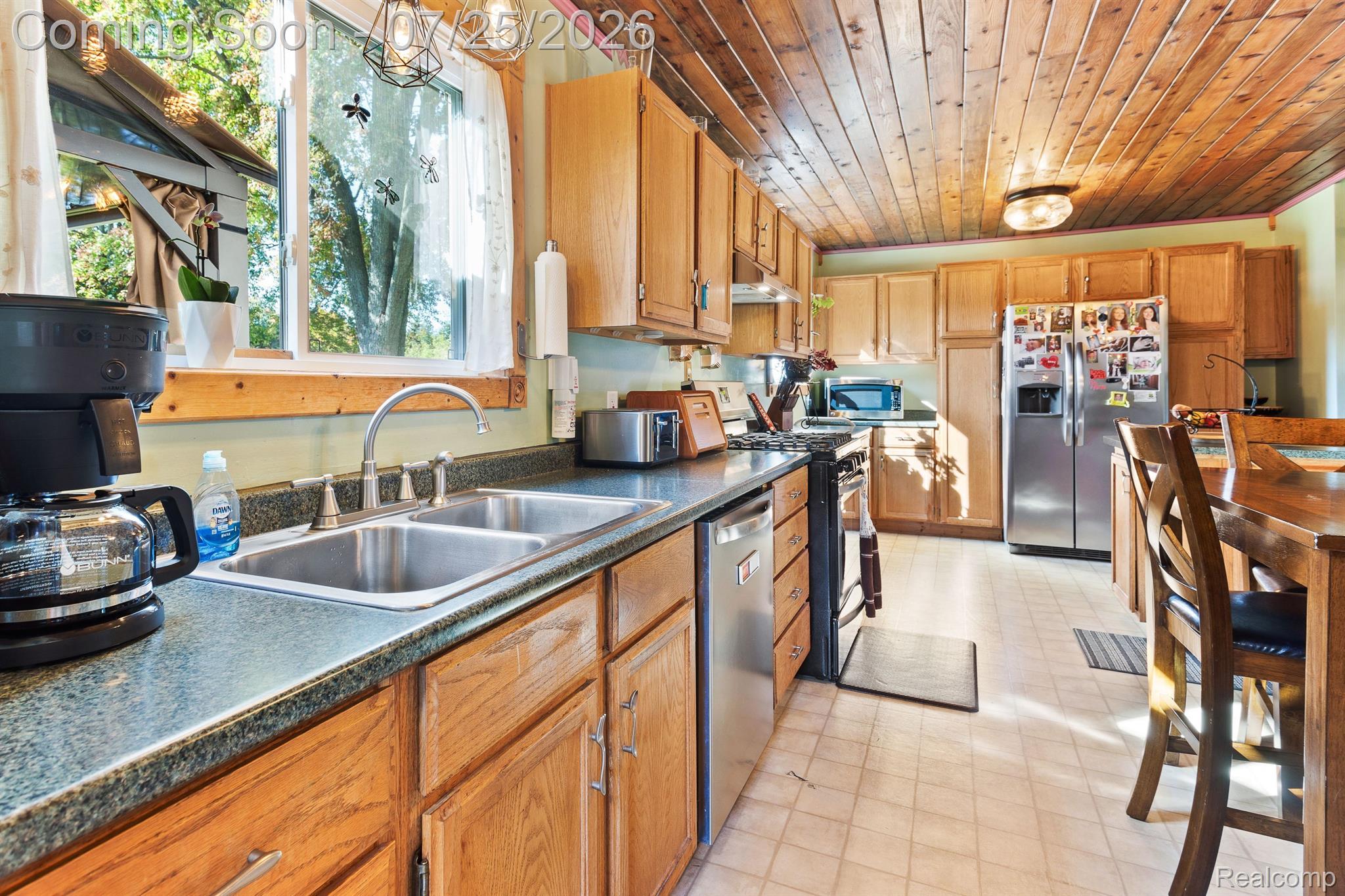 10696 VAN BUREN Lane