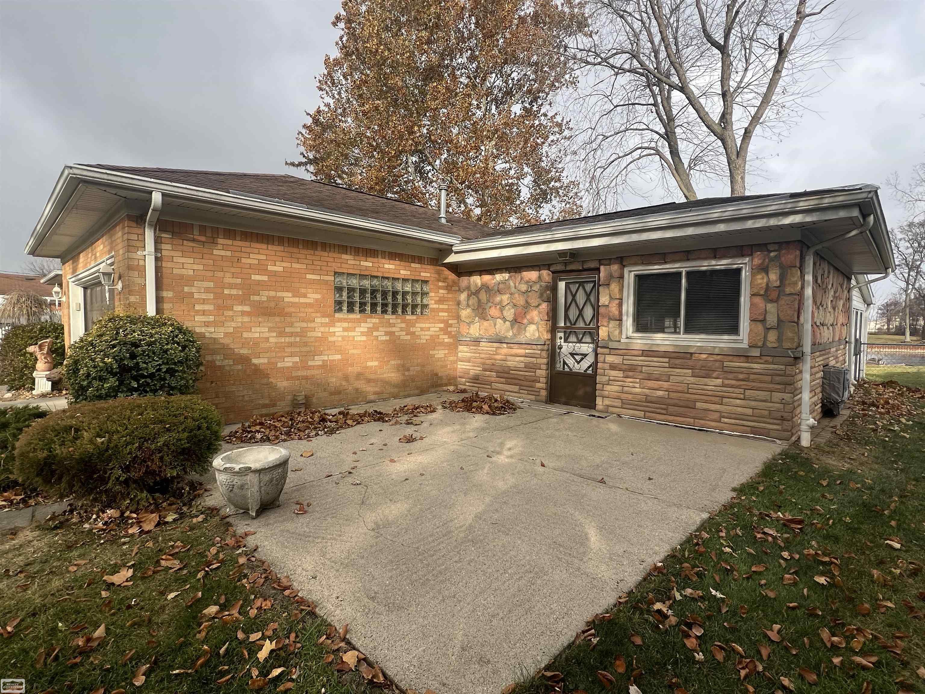 25651 South River Road