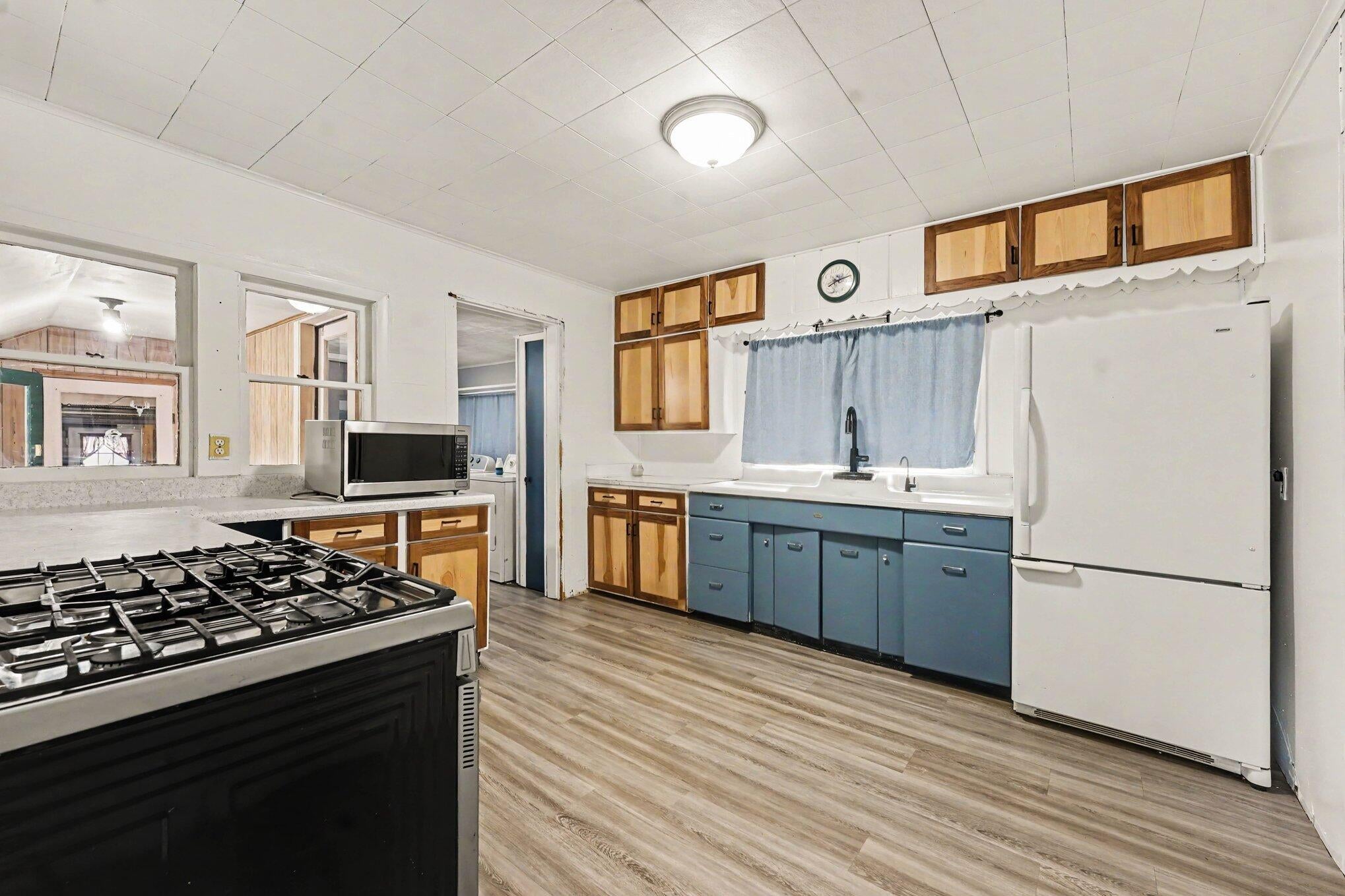 200 W Summit Street