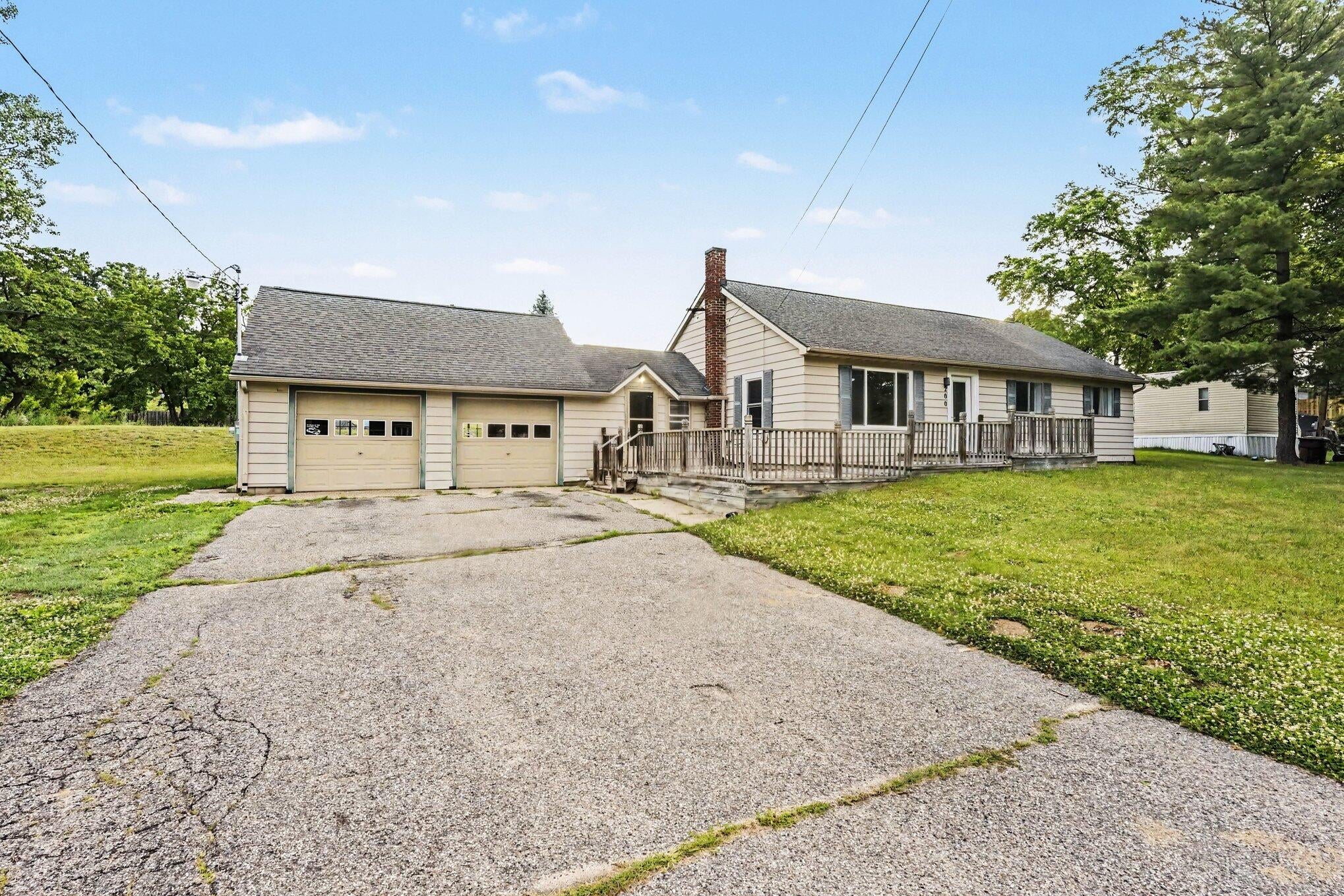 200 W Summit Street