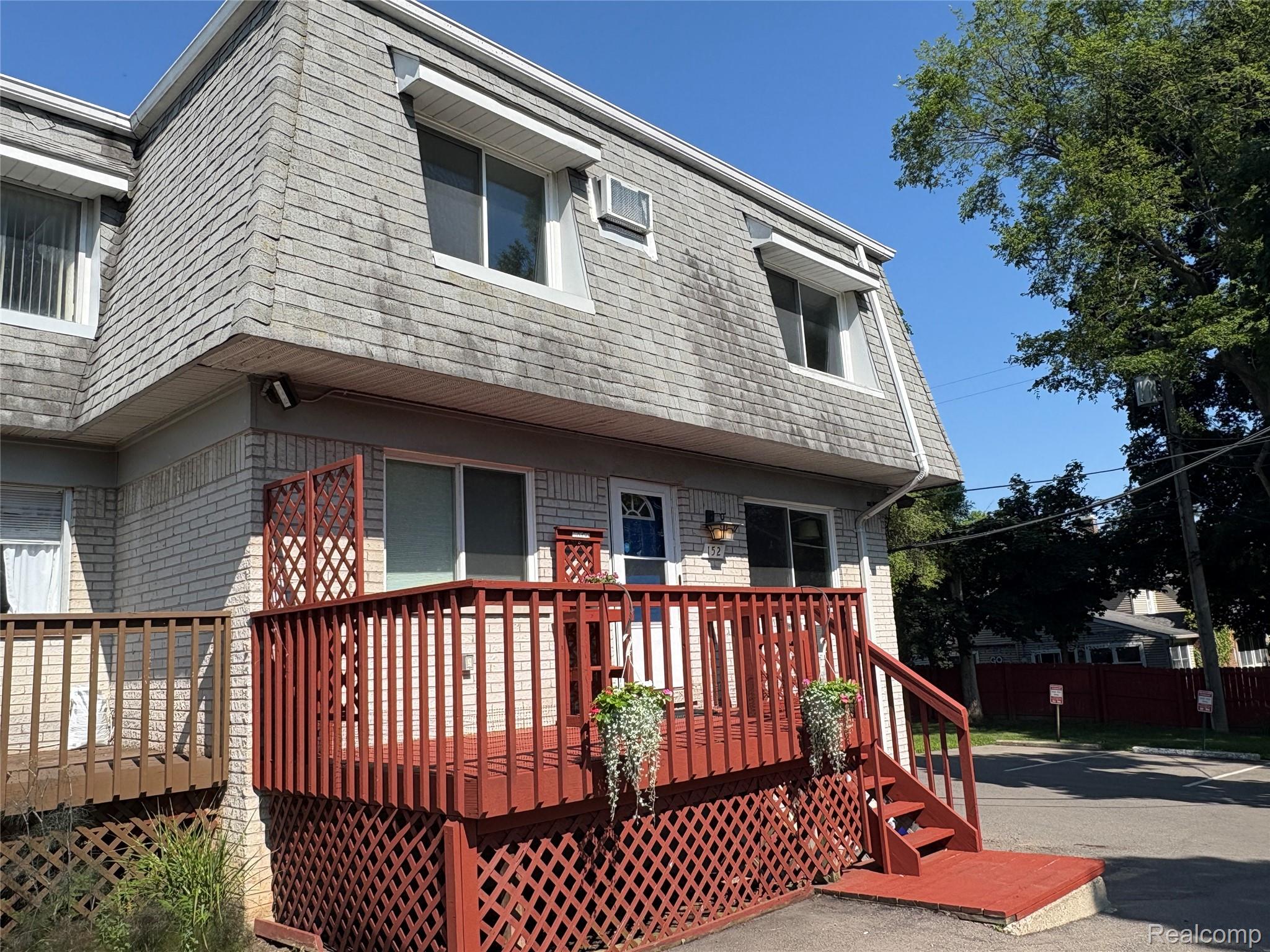 152 Ladd Road 1