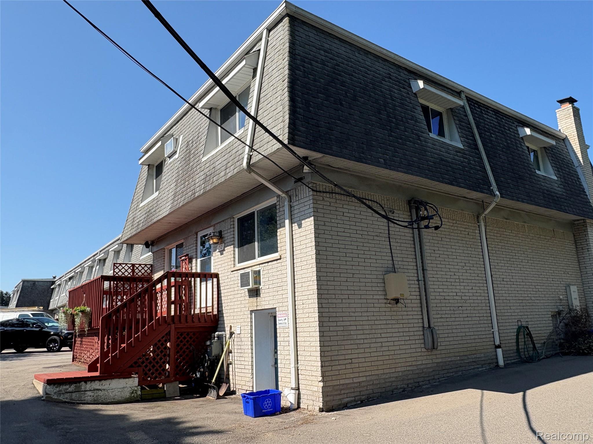 152 Ladd Road 1