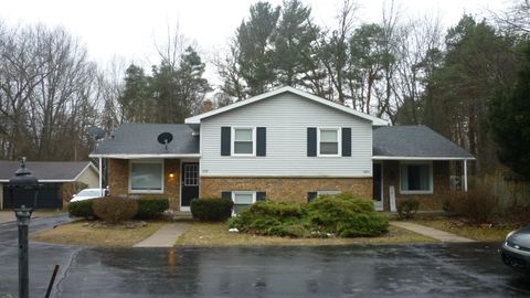 4690 Burton Street SE Kentwood City MI 49546