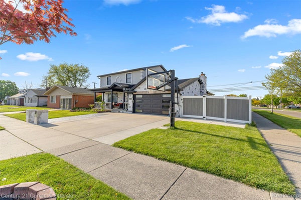 27006 KINGSWOOD DR, DEARBORN HEIGHTS, MI 48127 - Image ed89f08c2c97fd3683e148573daf2e5b/195870769