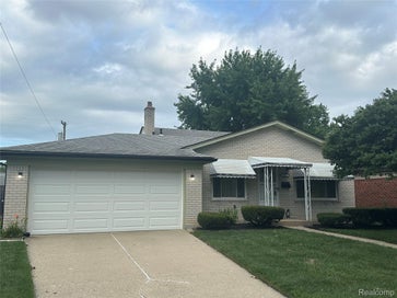 32812 Columbus Drive Warren City MI 48088