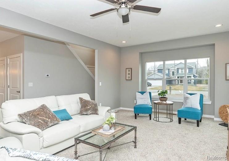 553 W Wildwood Drive