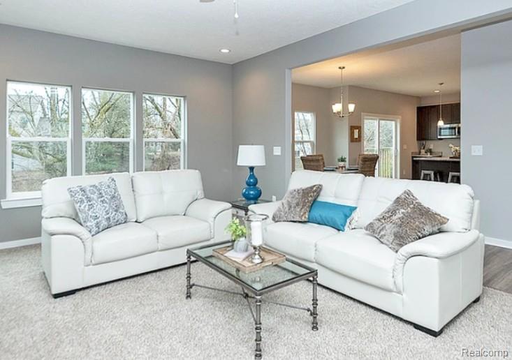 553 W Wildwood Drive