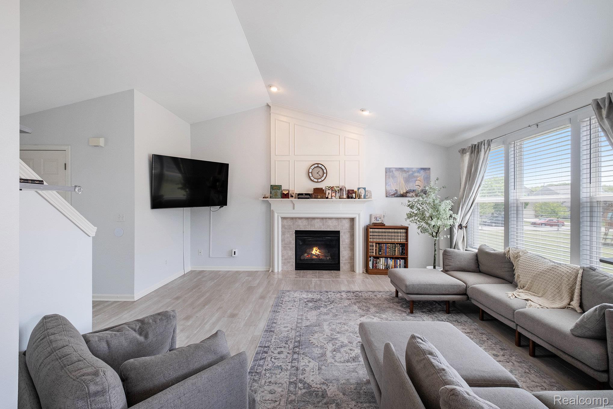 859 Canyon Creek Drive