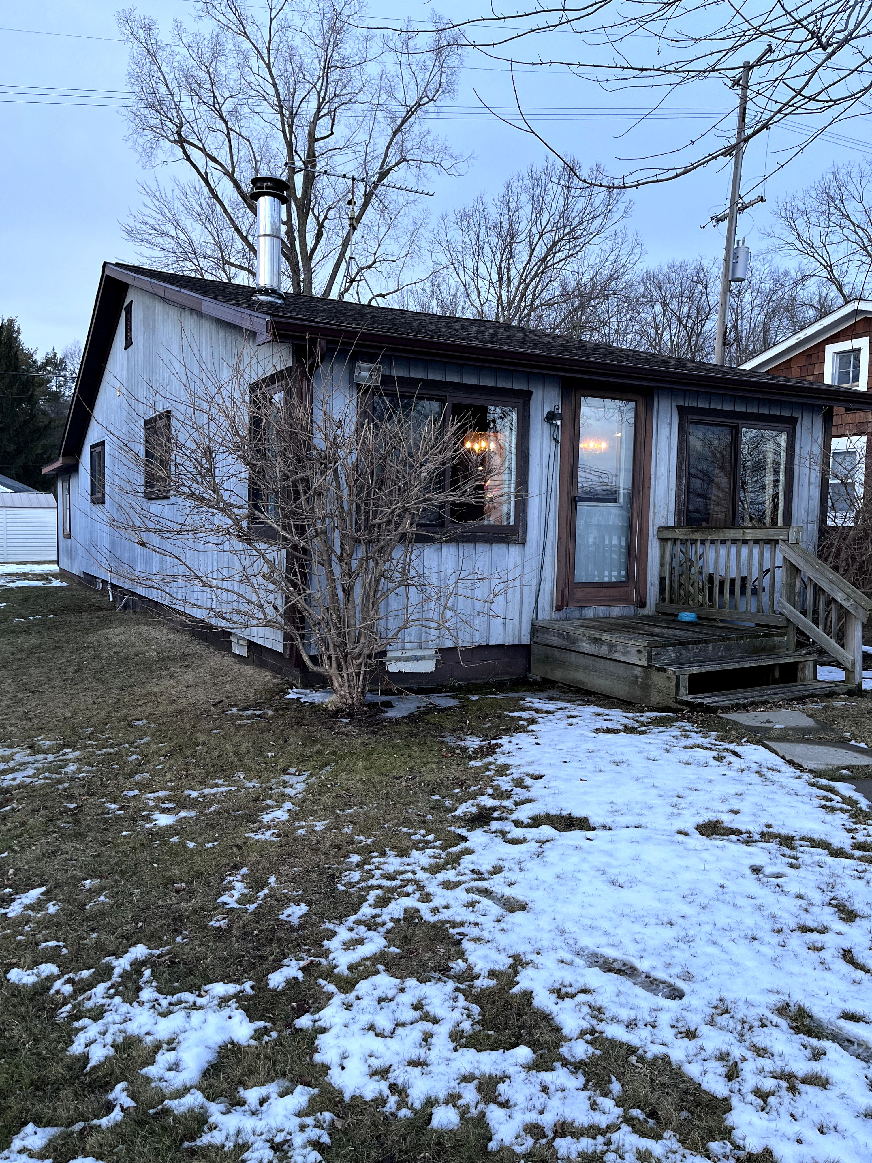 1124 SARAH Road