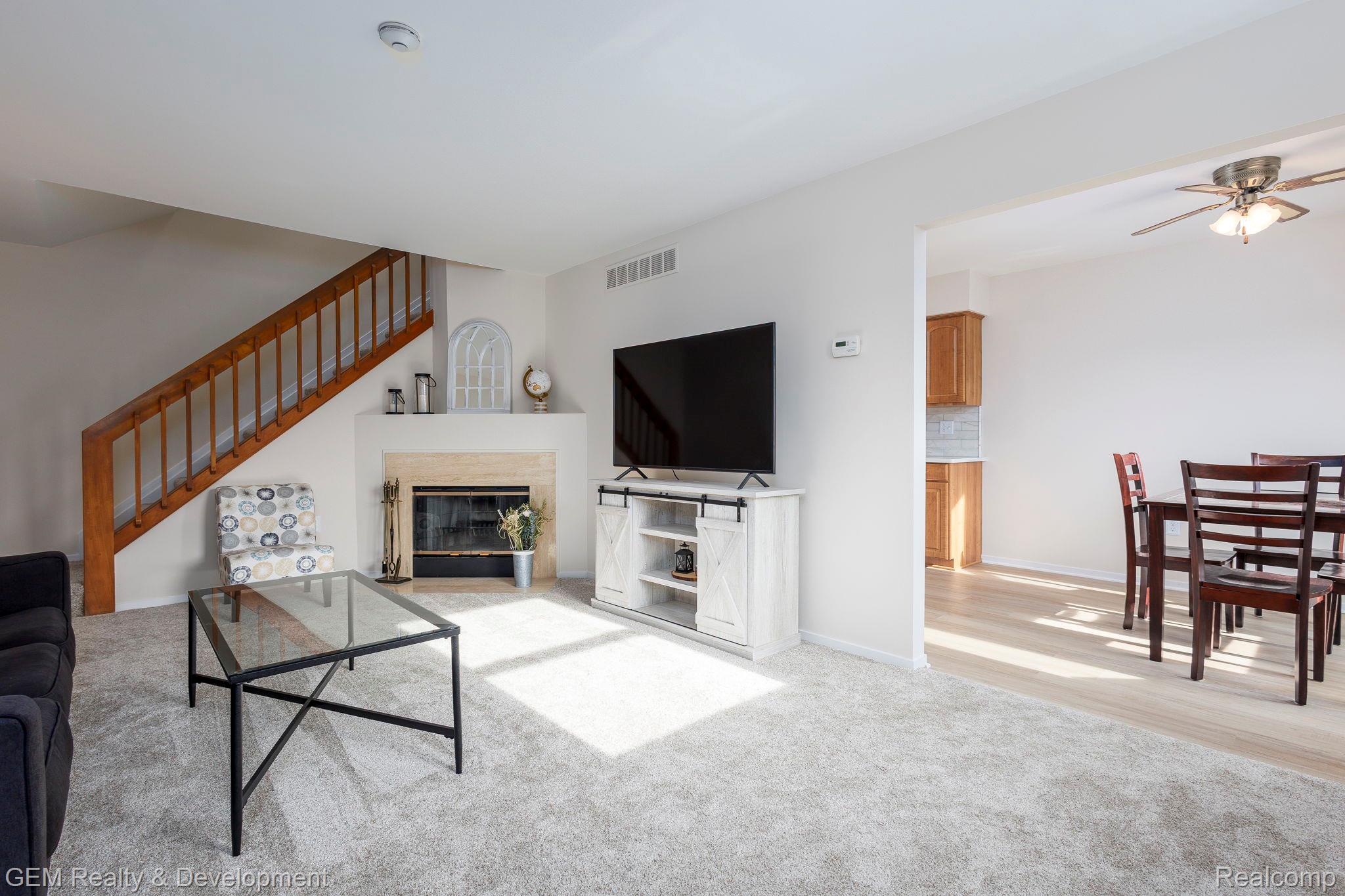 1831 N Arbor Way Drive 16