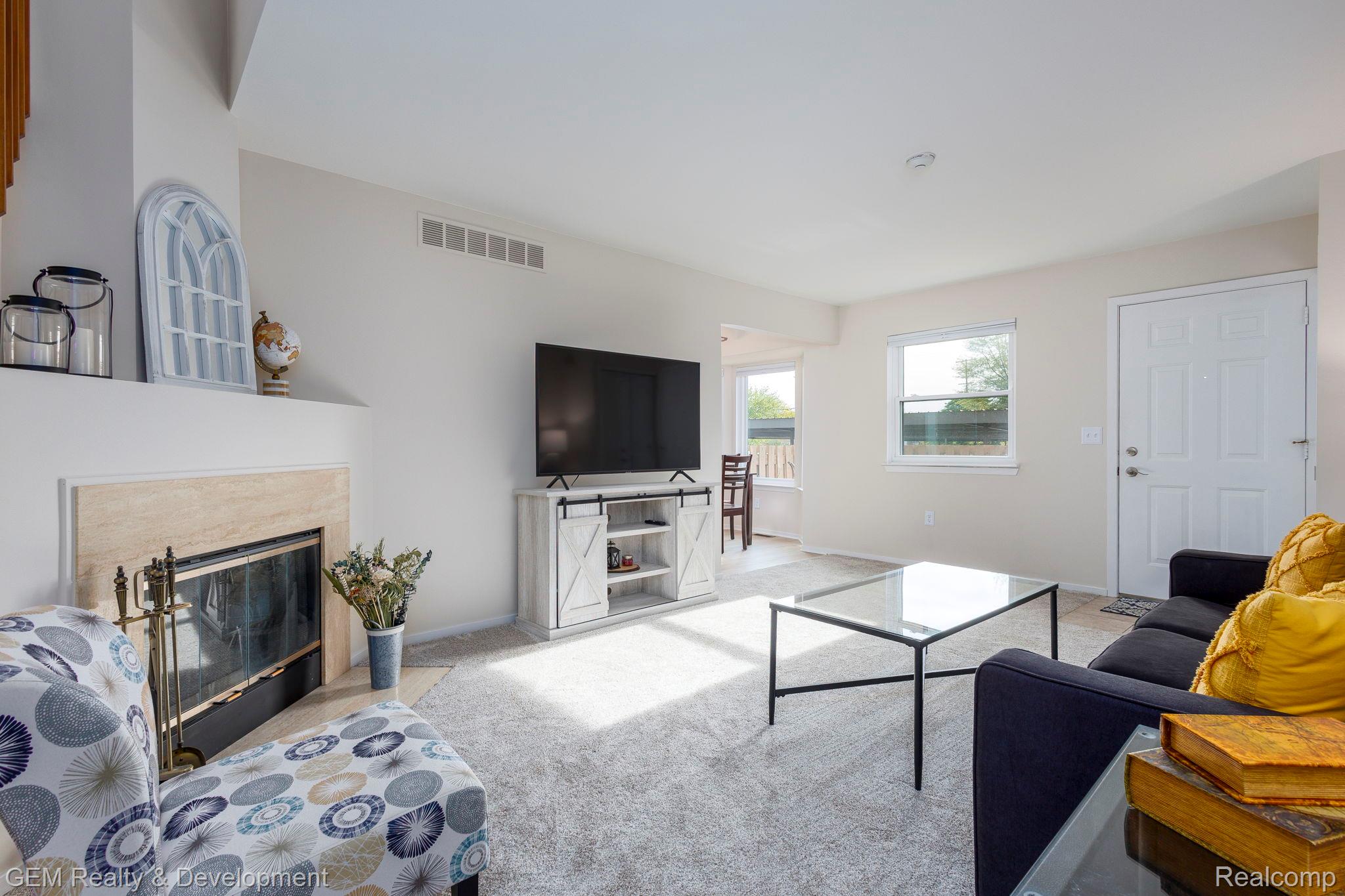1831 N Arbor Way Drive 16