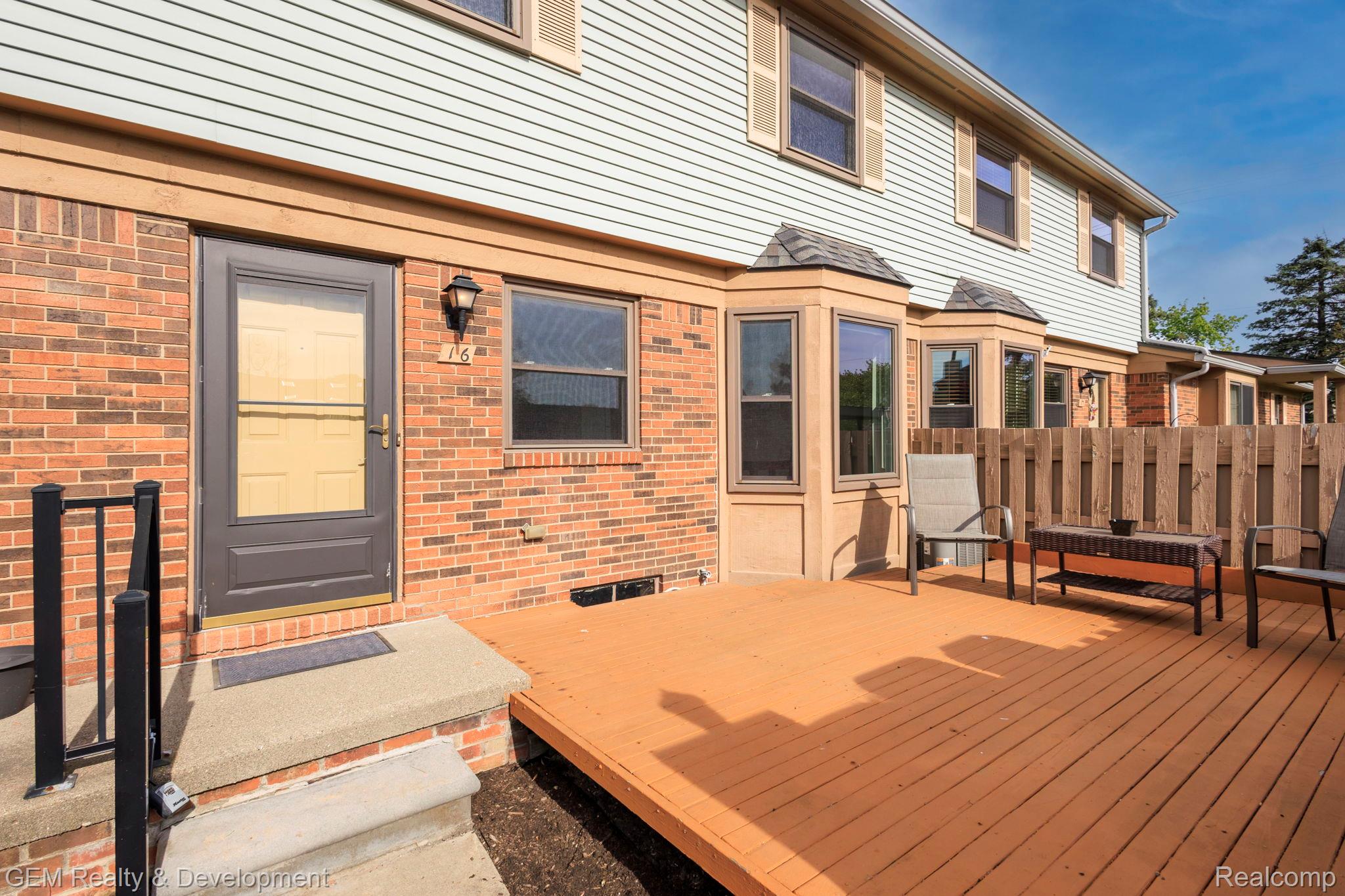 1831 N Arbor Way Drive 16