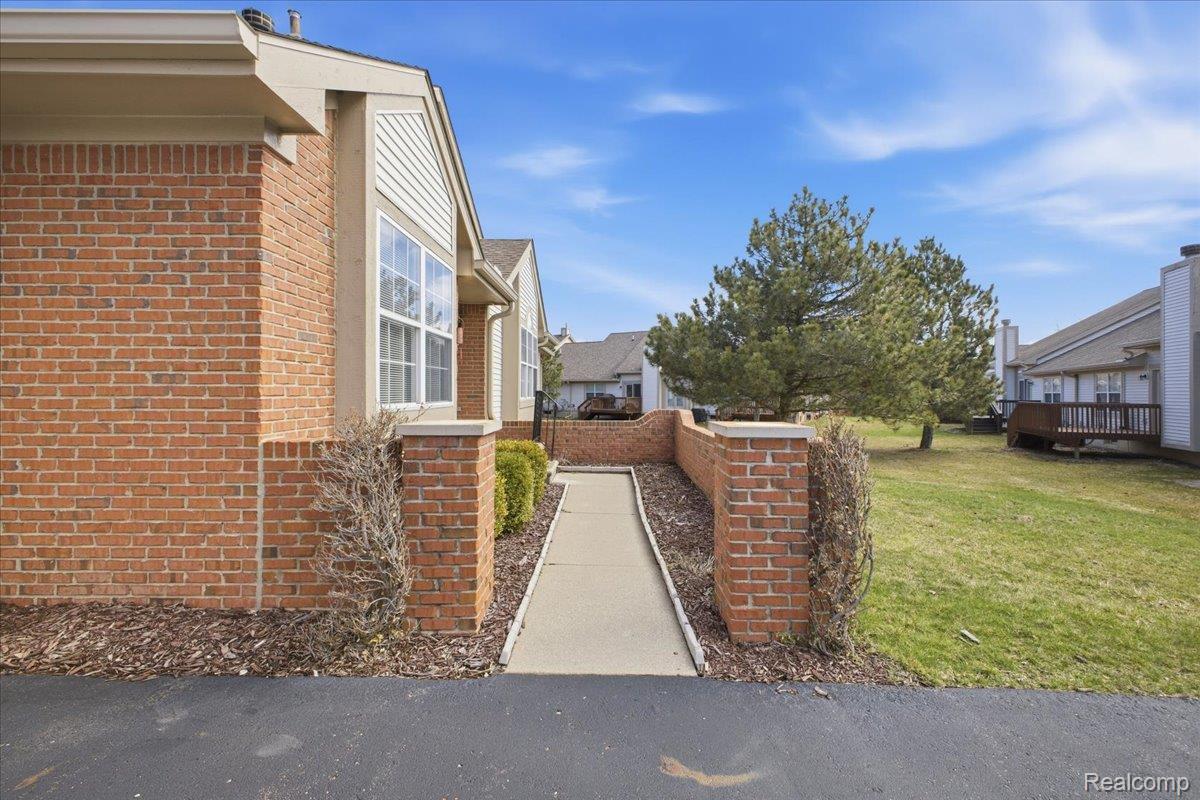 10324 Champions Circle 44