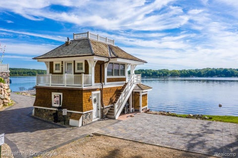 Photo for 14620 Edgewater Drive