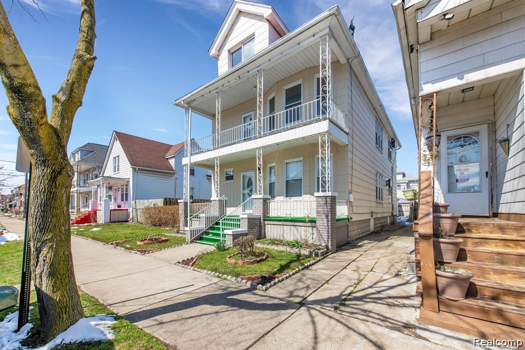 3135 Belmont Street