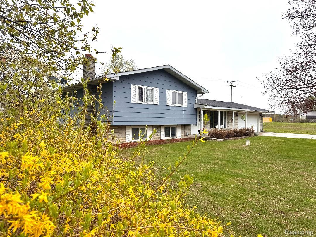 687 W Saginaw Road