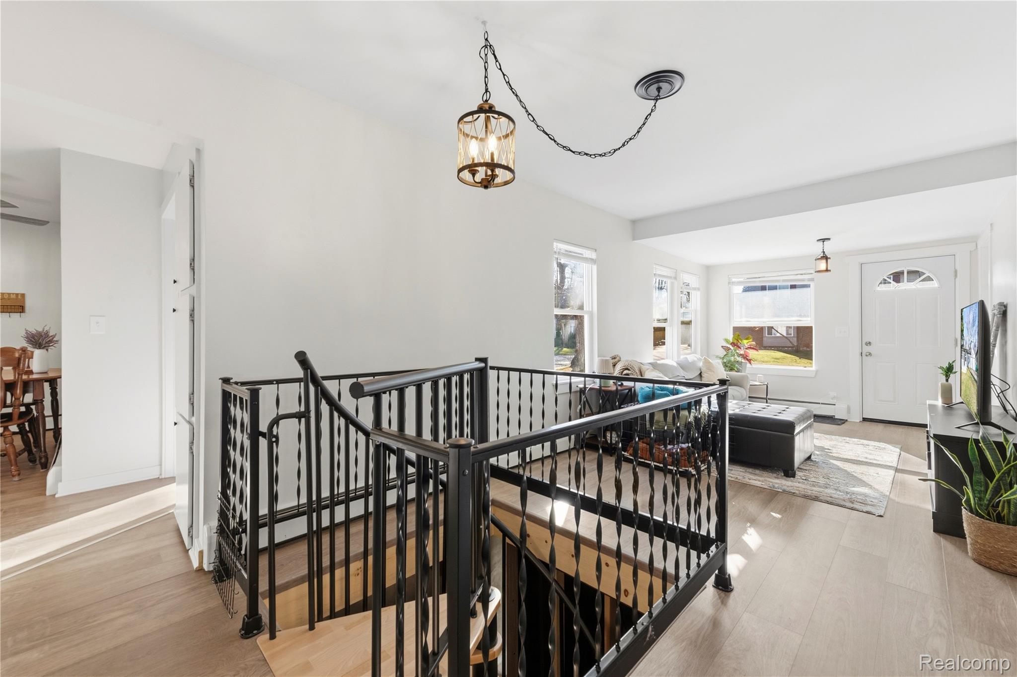 3575 Knollview Avenue