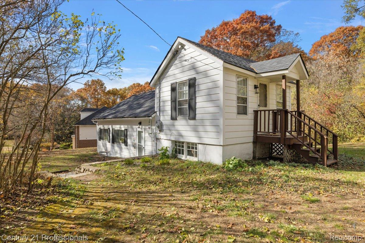 8041 Bridge Lake Road