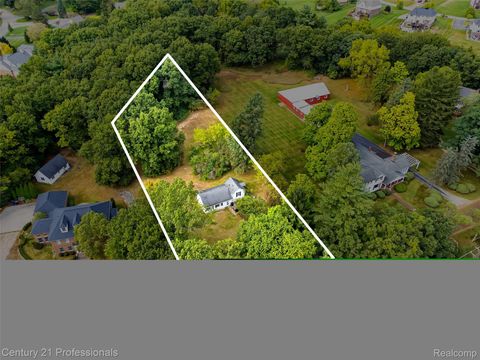 8041 Bridge Lake Road Springfield Charter Township MI 48348