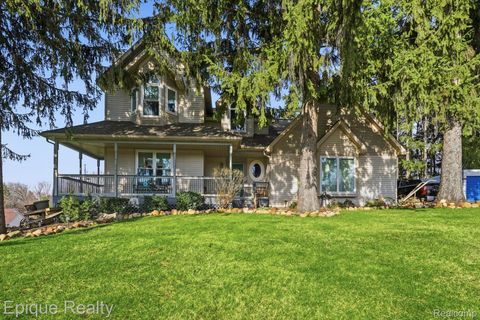 9867 Finnegan Drive Hamburg Township MI 48116