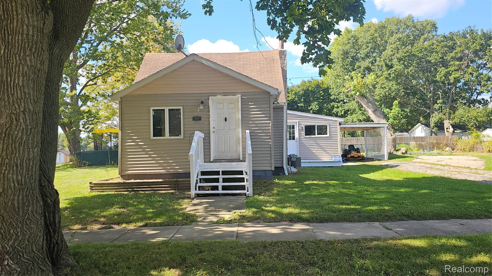 200 W Fauble Street