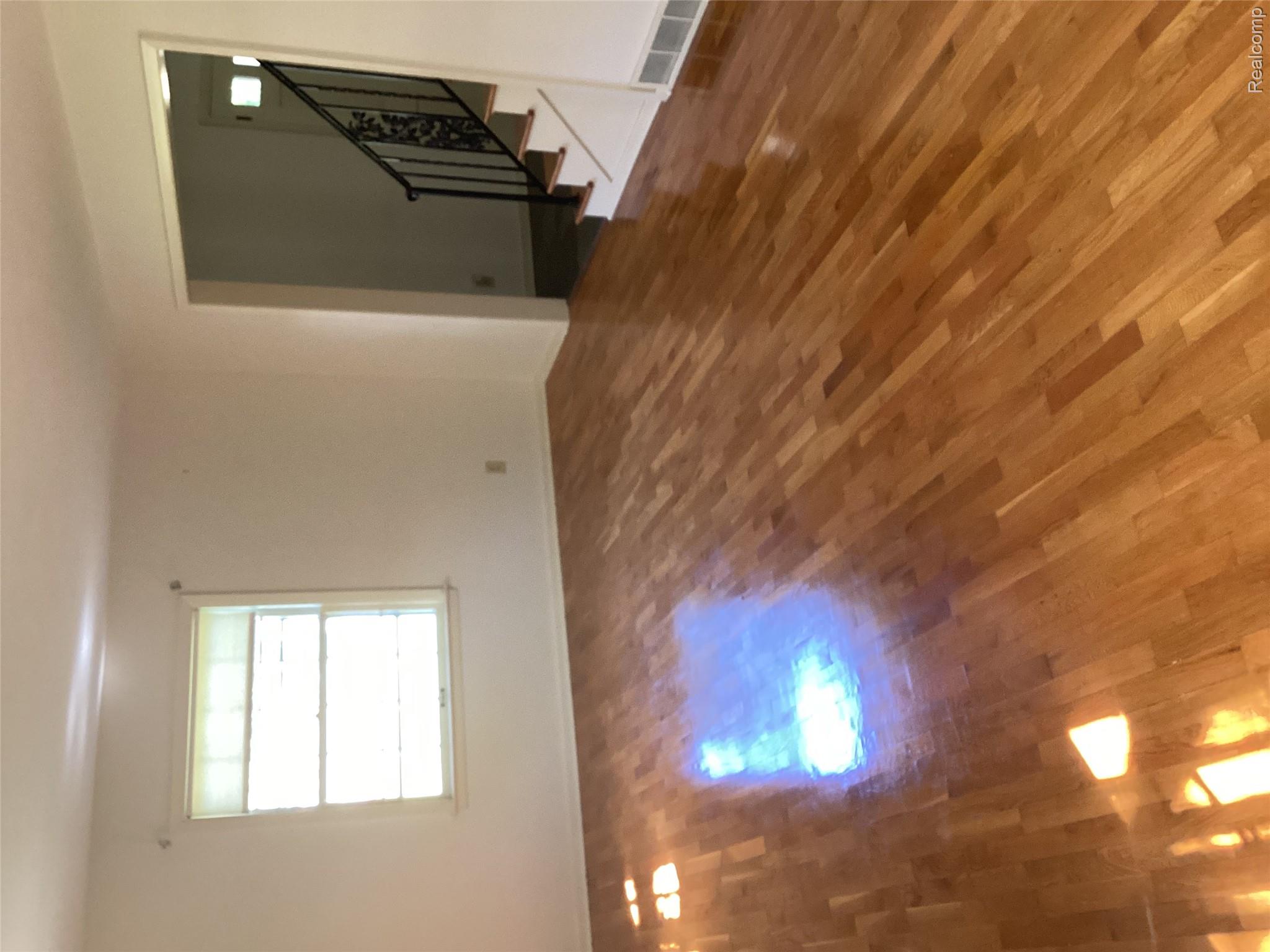 1682 Woodside Drive