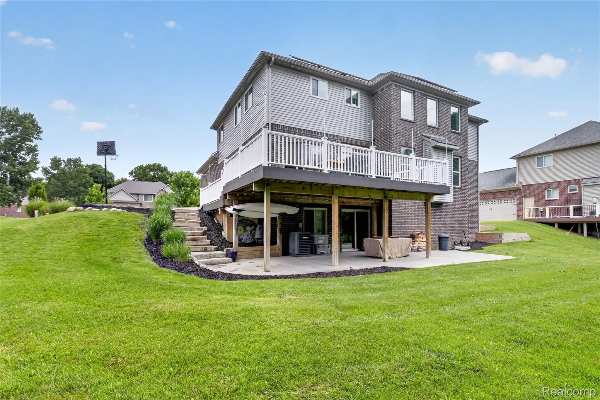 9665 Windsor Lane