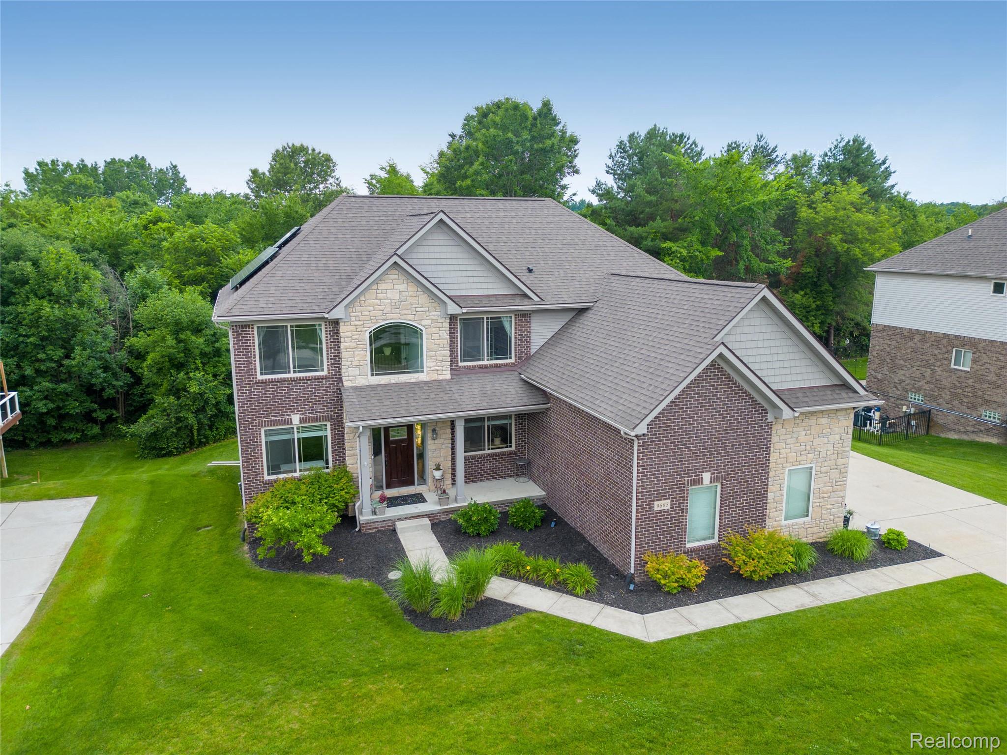 9665 Windsor Lane