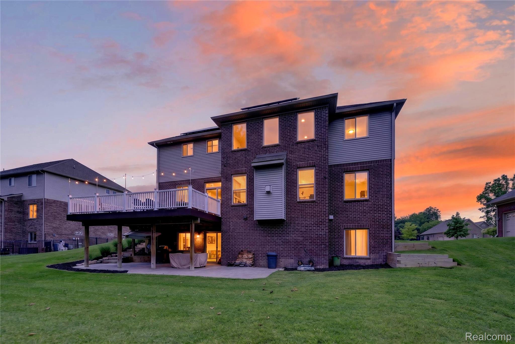 9665 Windsor Lane