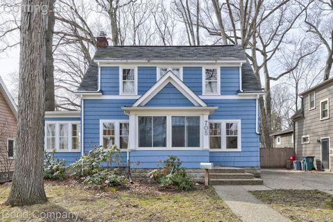 705 W Breckenridge Street Ferndale City MI 48220