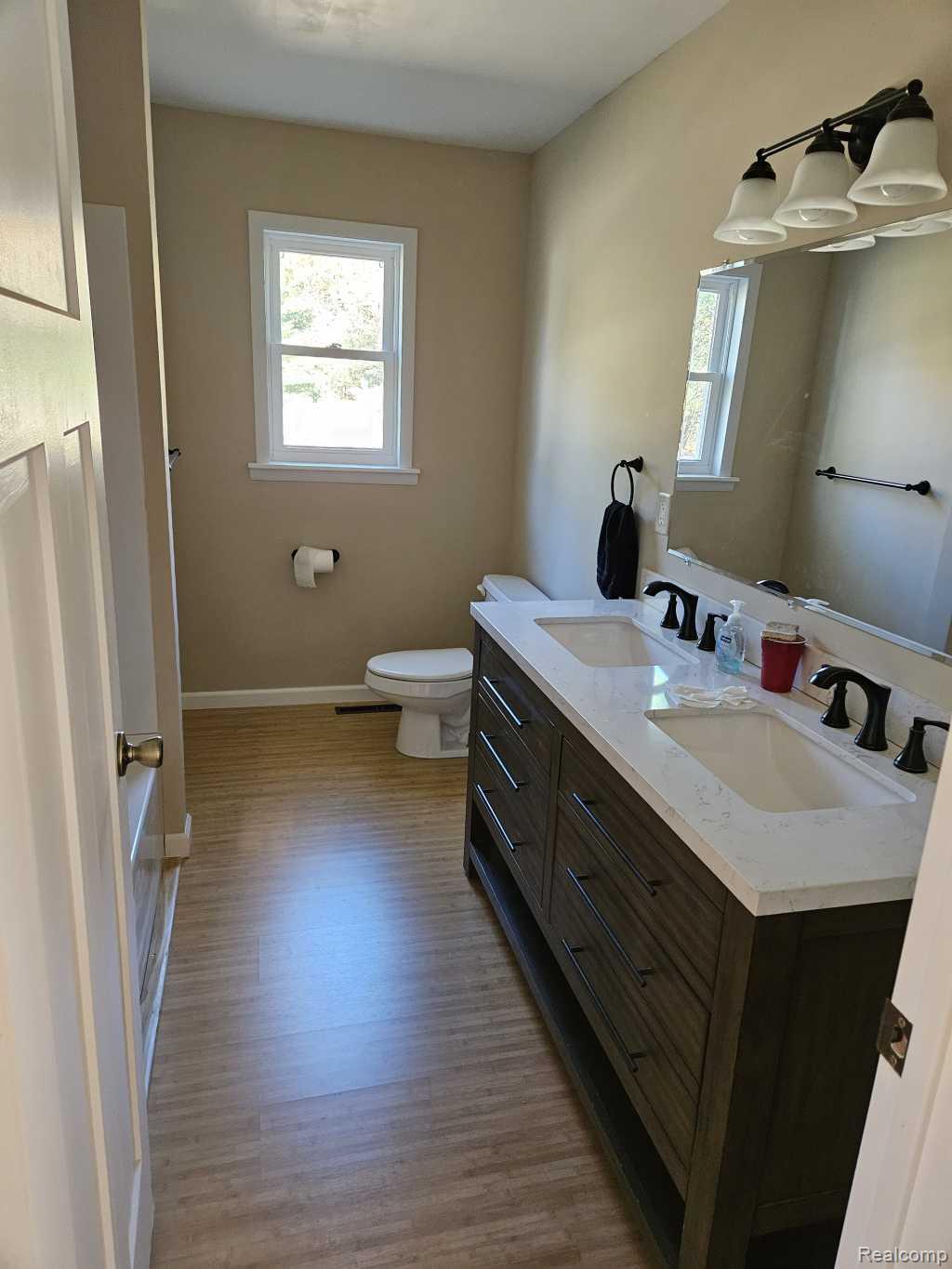 284 E Sternberg Road