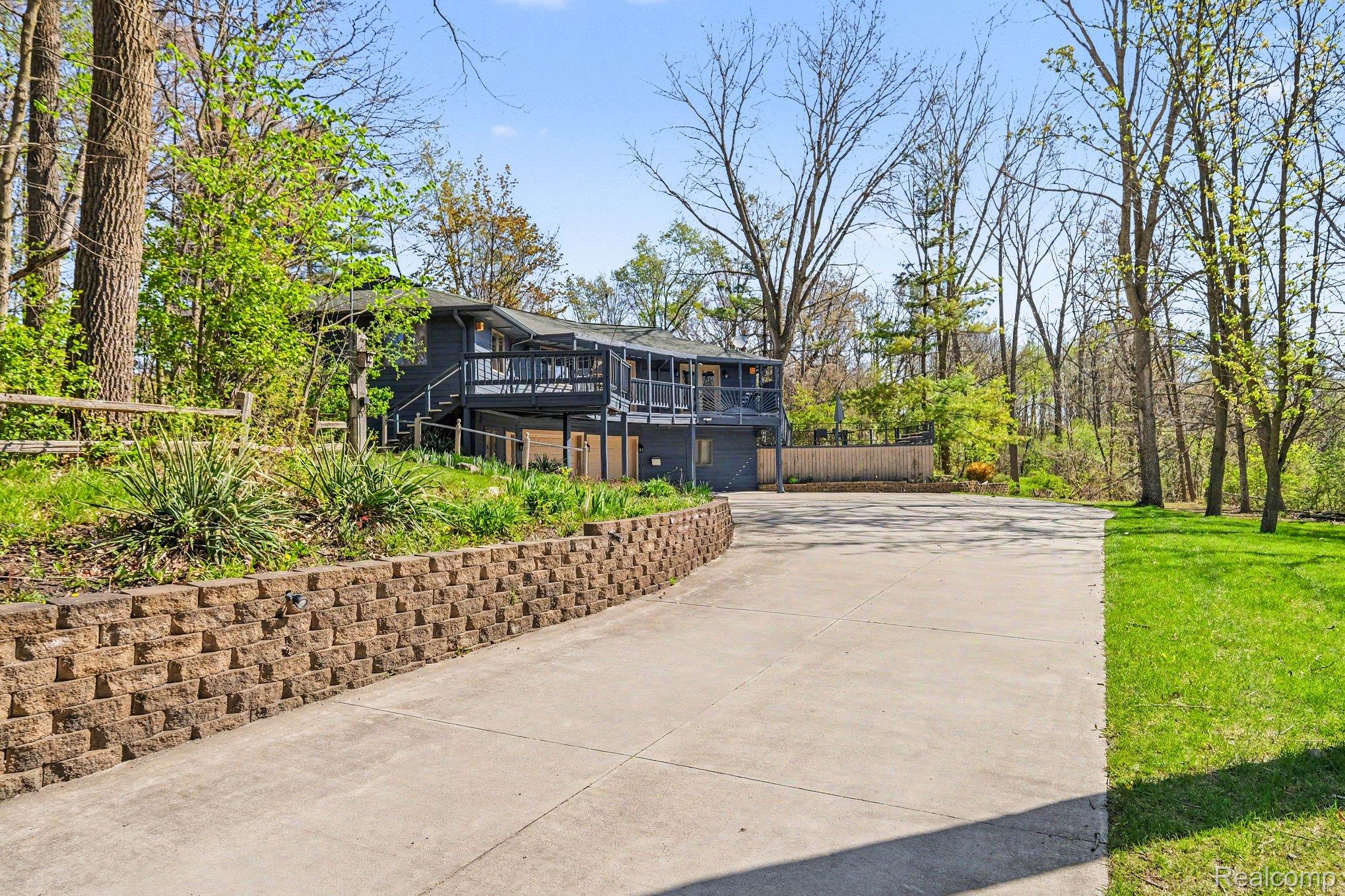 9277 Graytrax Road