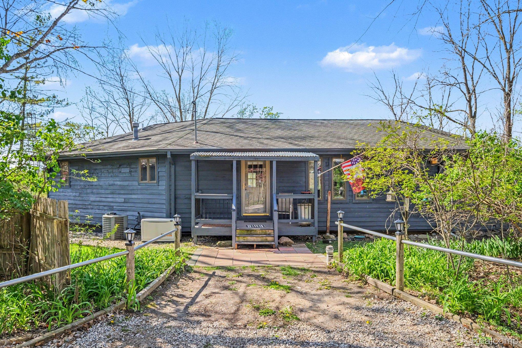 9277 Graytrax Road