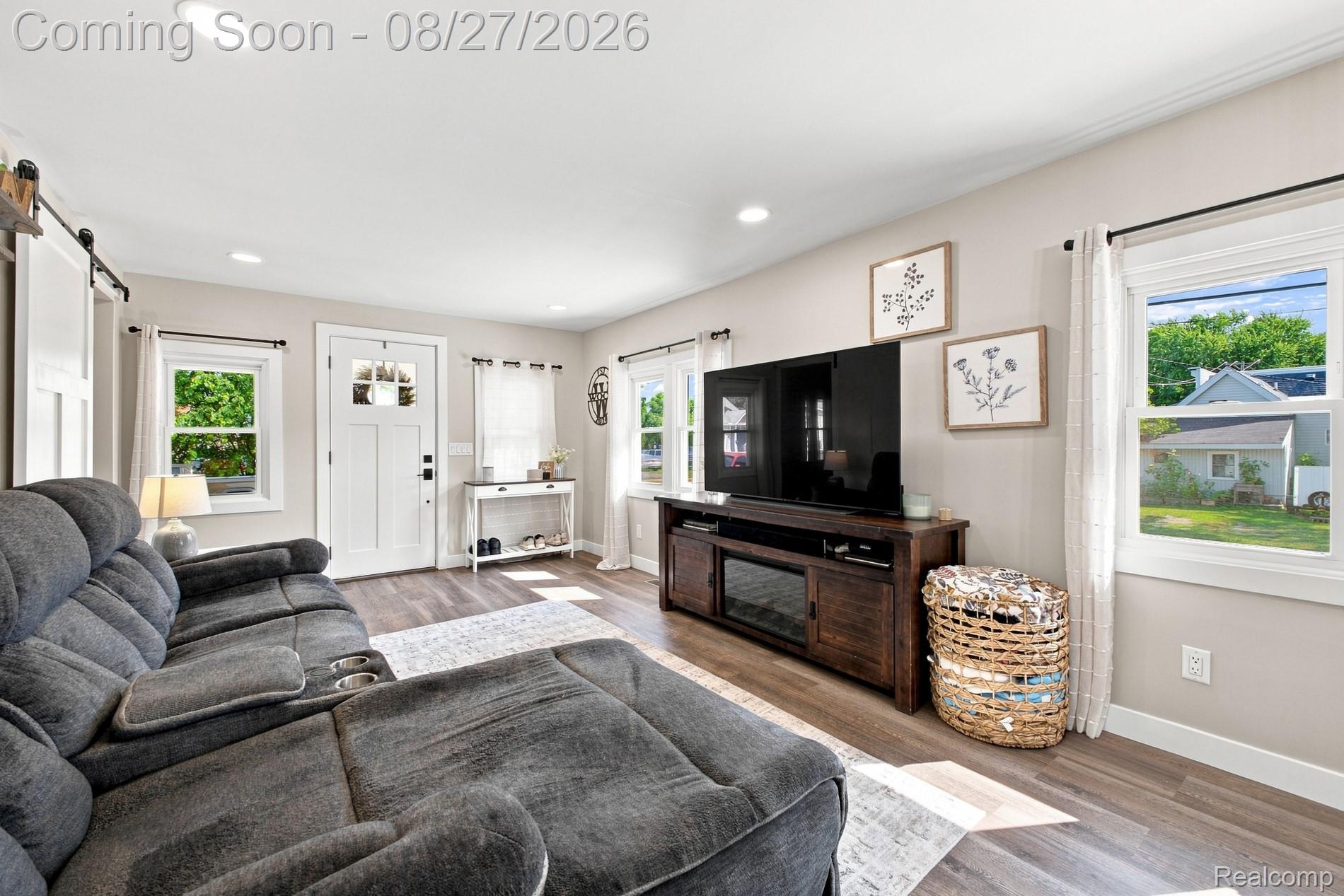 33 W Wabash Avenue