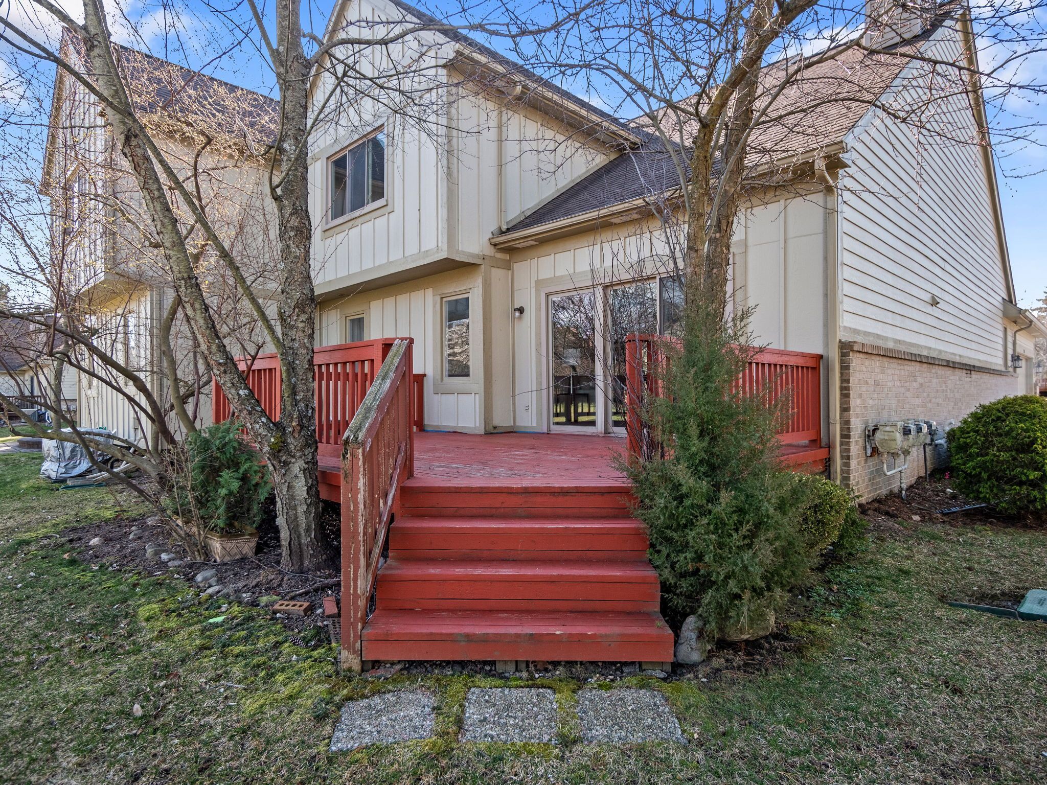 730 RED MAPLE Lane
