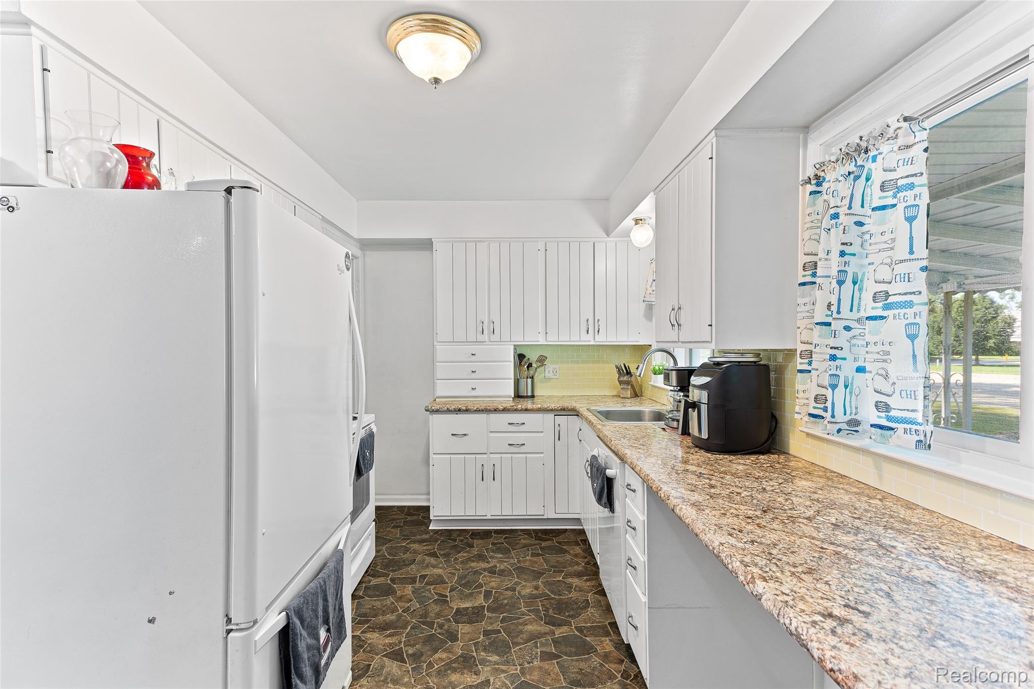23020 Farmington Road